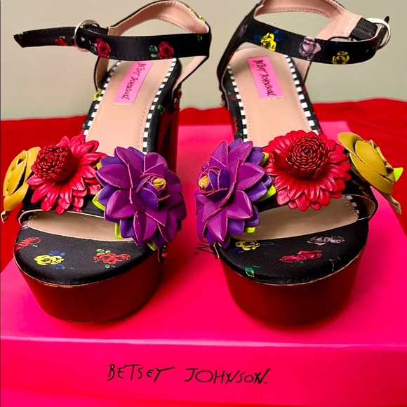 Betsey johnson rosee flower wood clog sandals Clearance